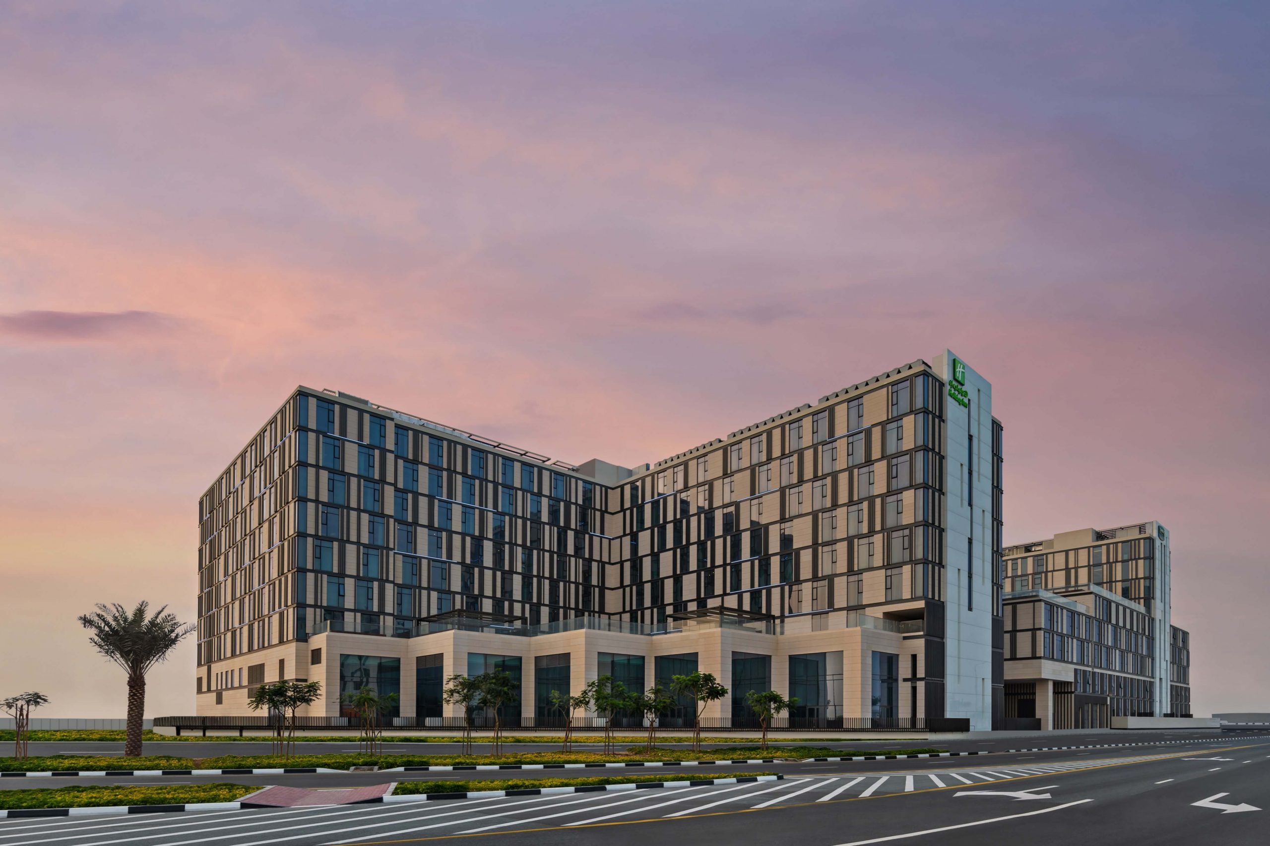 Ishraq Hospitality opens Holiday Inn Dubai Al-Maktoum Airport